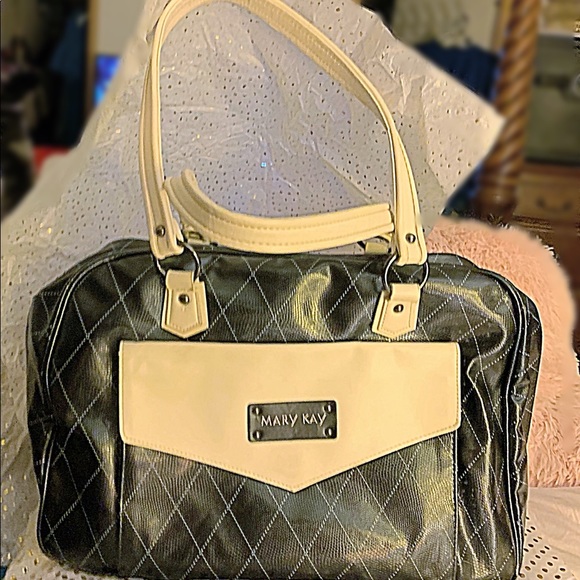 Mary Kay Handbags - Xtra lg Bag Multi divider removed. Slightly loved.